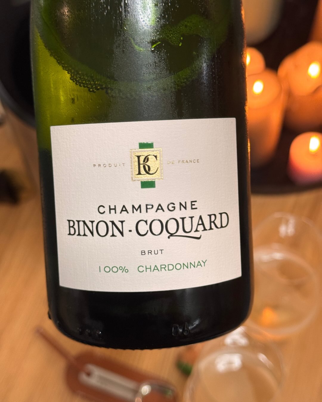 Heute öffne ich einen 100% Chardonnay von @champagnebinoncoquard aus dem Jahr 2022. Ein reiner Chardonnay aus der Côte des Bars – genauer gesagt aus Spoy, wo Maxime Binon-Coquar… (8)
