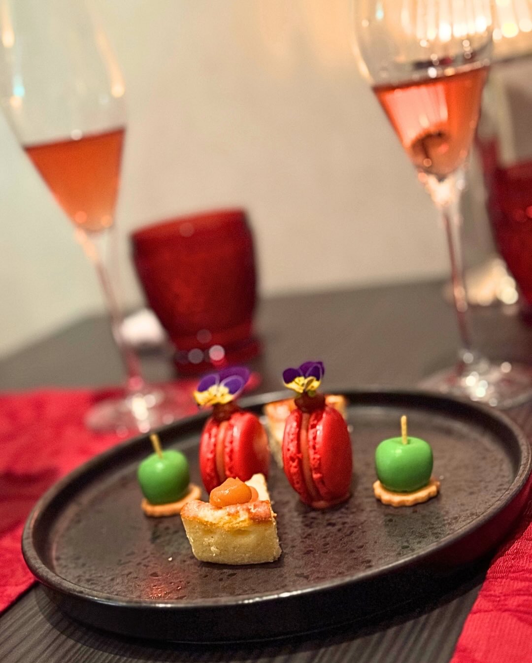 Gestern Abend waren wir zum Abschluss noch im restaurant_cest_la_vie_leipzig und haben uns ein fantastisches 7-Gänge-Menü gegönnt. Die Bilder vom Essen lasse ich heute einfach m… (12)