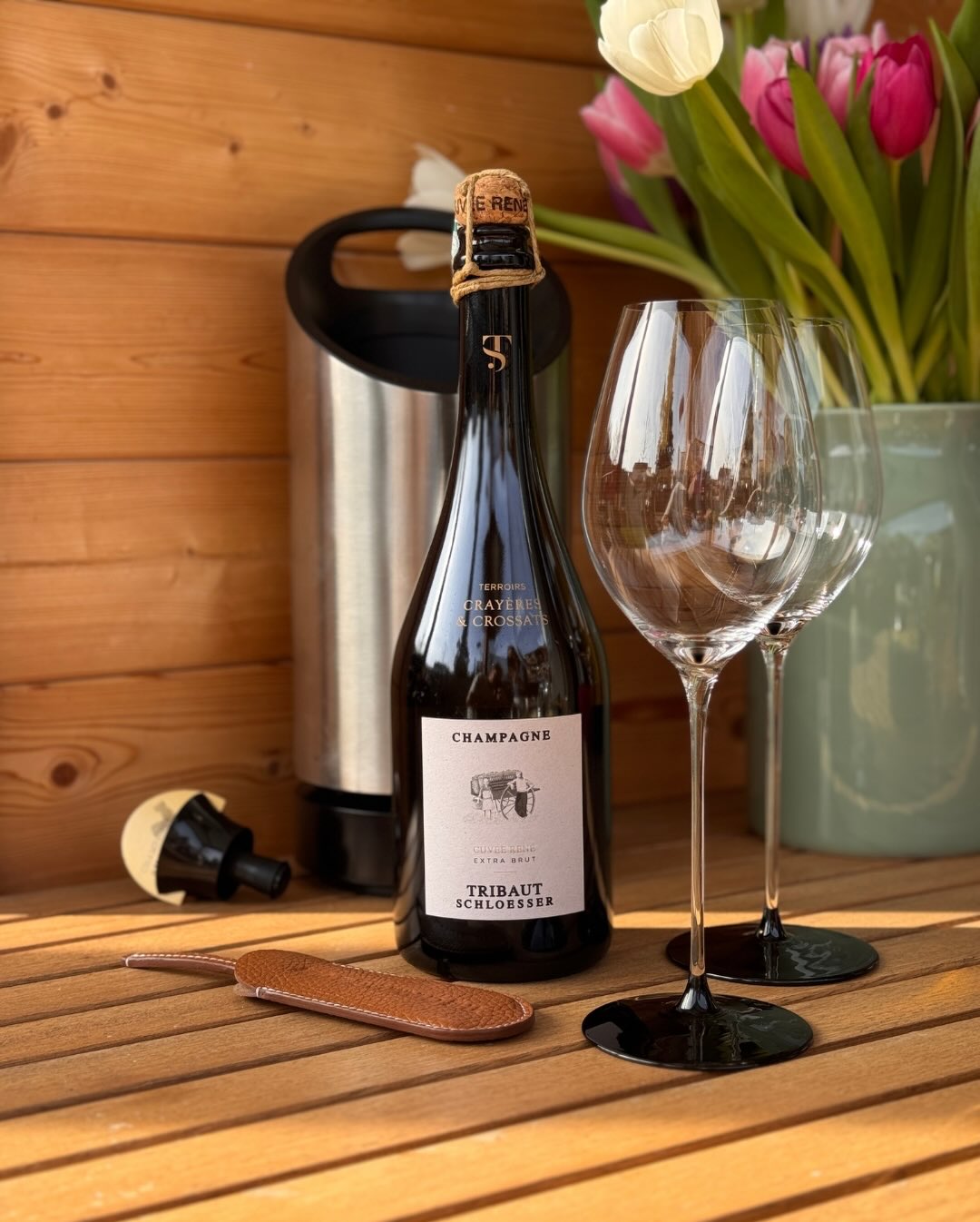 Das perfekte Match für unser heutiges, maritimes Festmahl! 🌊🥂 Bei uns gab es heute ein absolut grandioses, spontanes Seafood-Lineup: Kurz gegrillte, süßliche Jakobsmuscheln au… (3)
