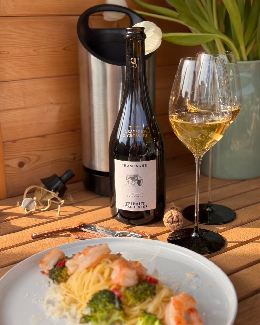 Das perfekte Match für unser heutiges, maritimes Festmahl! 🌊🥂 Bei uns gab es heute ein absolut grandioses, spontanes Seafood-Lineup: Kurz gegrillte, süßliche Jakobsmuscheln au… (7)