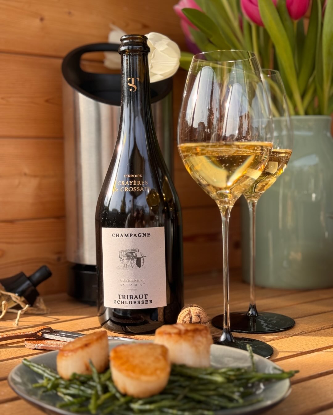 Das perfekte Match für unser heutiges, maritimes Festmahl! 🌊🥂 Bei uns gab es heute ein absolut grandioses, spontanes Seafood-Lineup: Kurz gegrillte, süßliche Jakobsmuscheln au… (8)