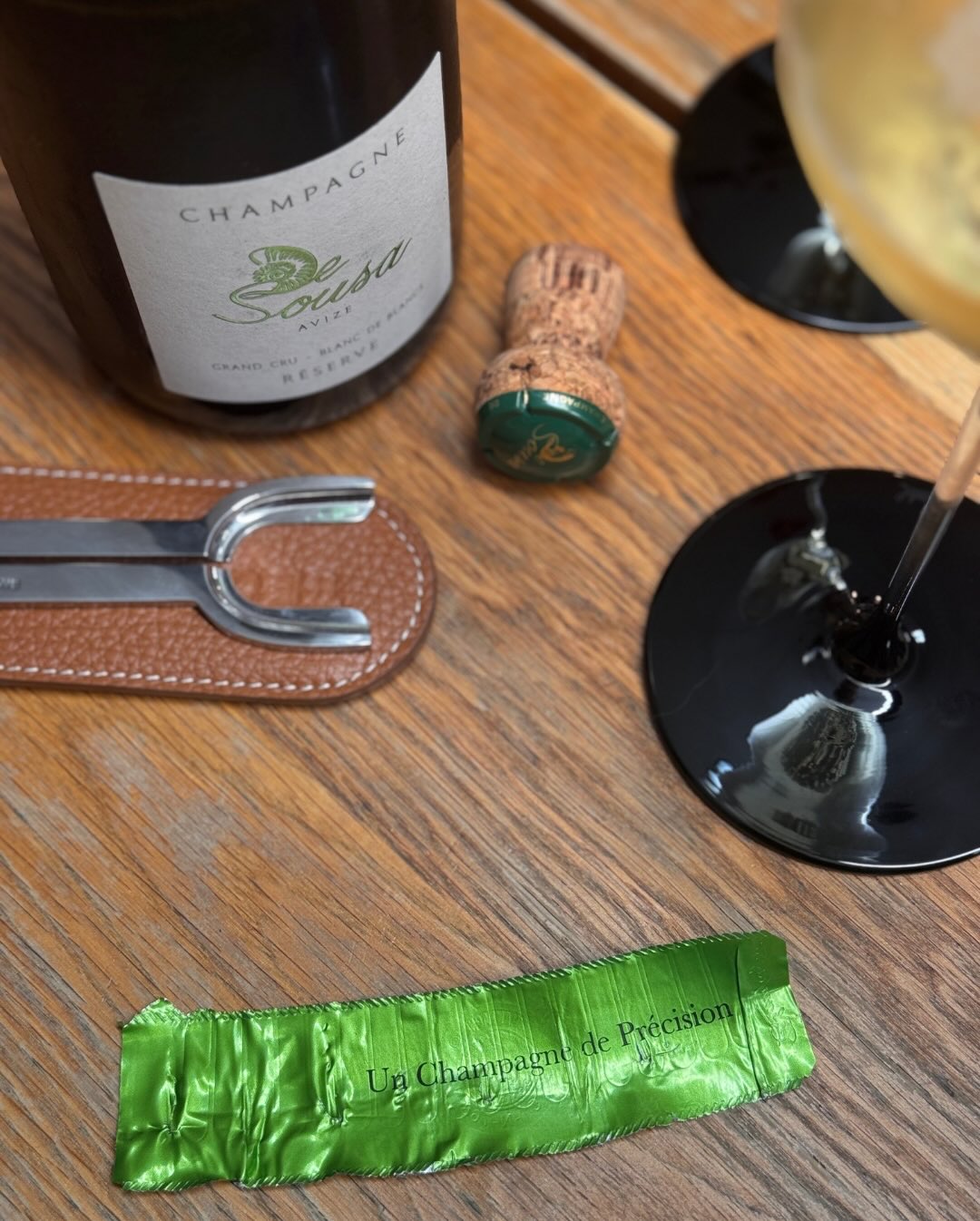 Heute habe ich einen herausragenden Blanc de Blancs geöffnet: Die „Grand Cru Réserve“ von @champagnedesousa aus Avize. Die Familie De Sousa arbeitet komplett biodynamisch und or… (6)
