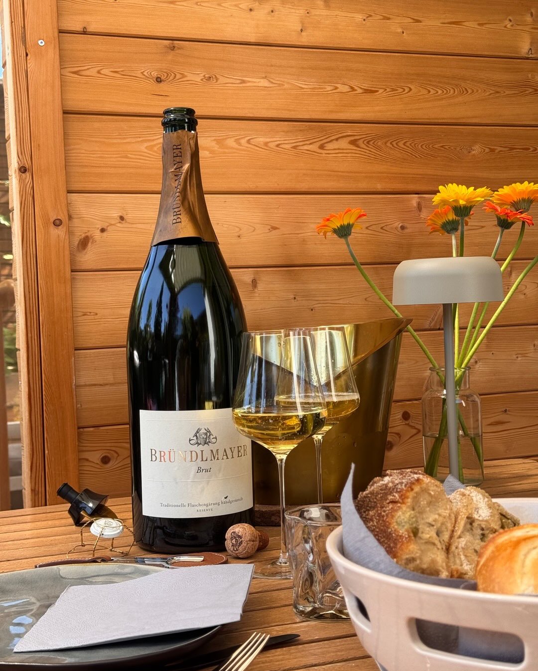Was macht man mit einer Jeroboam-Flasche die für einen Milestone gekauft wurde der nicht eintreten wird? Naja, einfach trinken! Das haben wir gestern also getan und ich muss sag… (1)