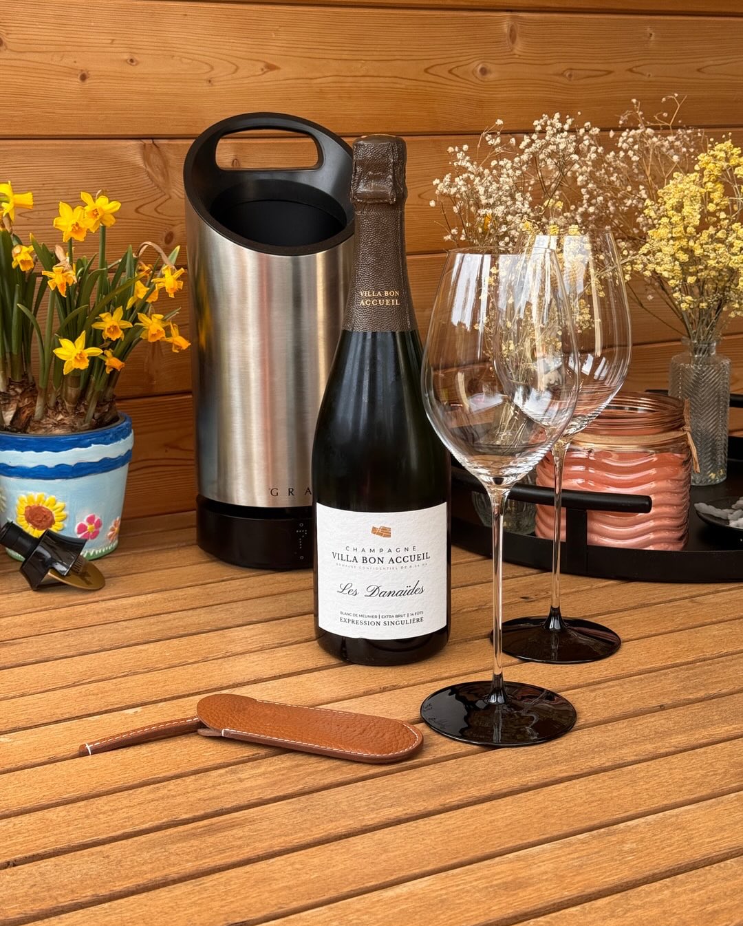 Eine echte Rarität aus der Vallée de la Marne! 🥂✨ Gestern habe ich eine Flasche geöffnet, die man nicht alle Tage in der Hand hat: Les Danaïdes von @domainevillabonaccueil . Wa… (3)