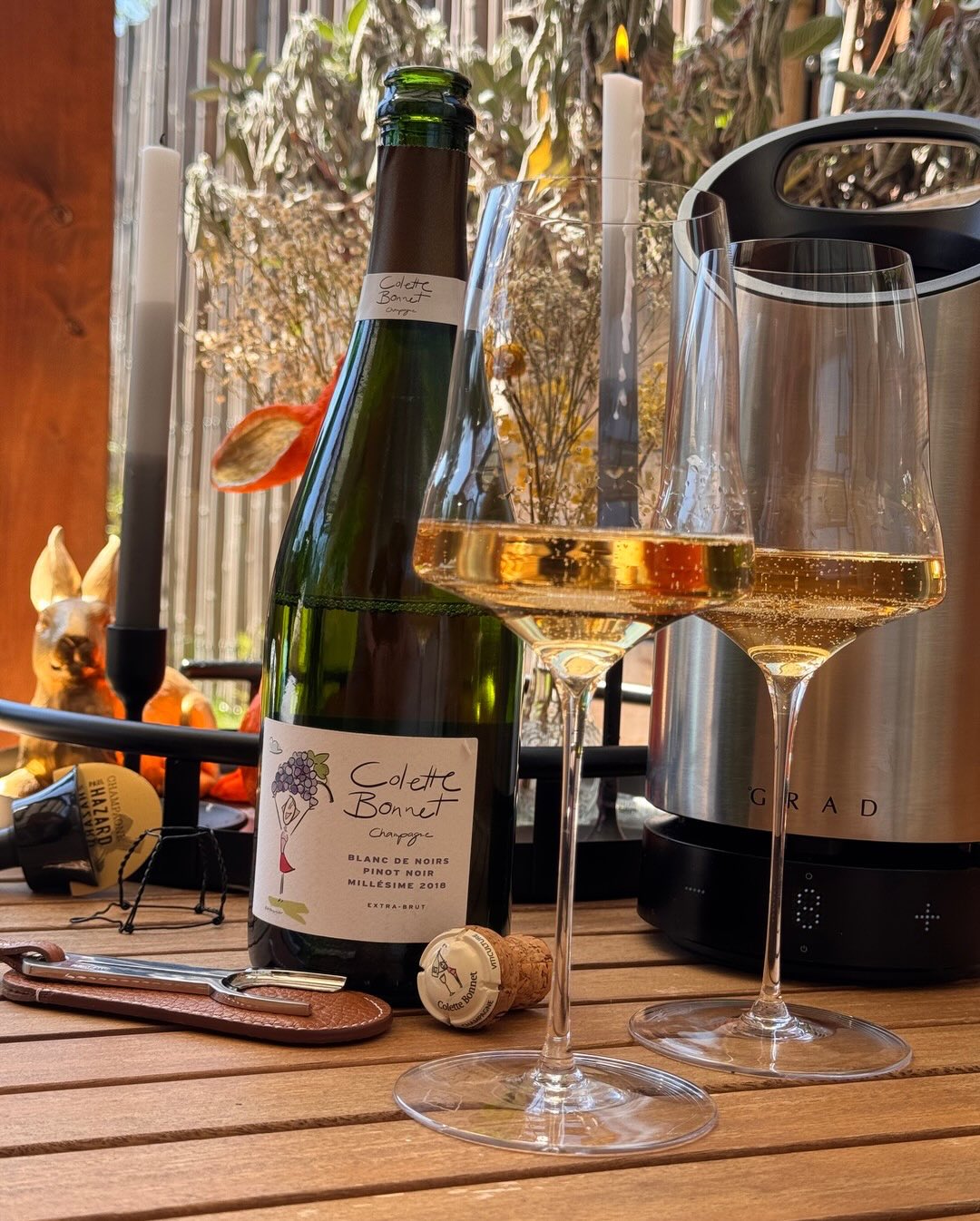 100% Pinot Noir als Blanc de Noirs aus der Côte des Bar: das gibt es seltener als man denkt, weil die meisten Häuser hier auf Assemblage mit Chardonnay setzen. Mono-Pinot bedeut… (5)