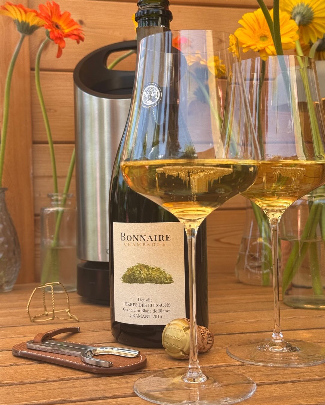 Seit 1932 lässt Familie Bonnaire in Cramant Chardonnay für sich sprechen. Dieser Les Terres des Buissons ist das perfekte Beispiel dafür. @bonnaireclouet zeigt hier, was möglich… (7)