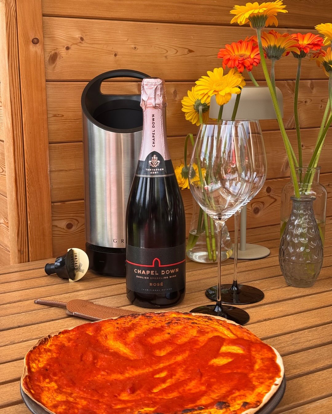 Was passiert, wenn deine Frau eine Leidenschaft für Großbritannien hat und der Geburtstag ansteht? Richtig – English Sparkling! 🍾 Ich habe es dieses Jahr ohnehin nicht geschaff… (3)