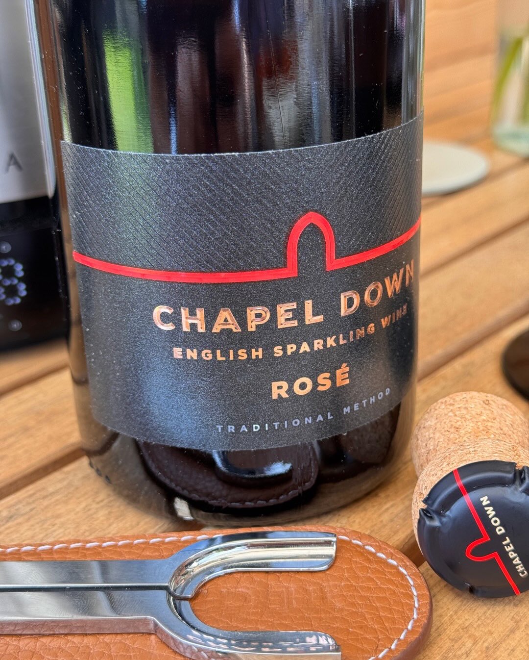 Was passiert, wenn deine Frau eine Leidenschaft für Großbritannien hat und der Geburtstag ansteht? Richtig – English Sparkling! 🍾 Ich habe es dieses Jahr ohnehin nicht geschaff… (6)