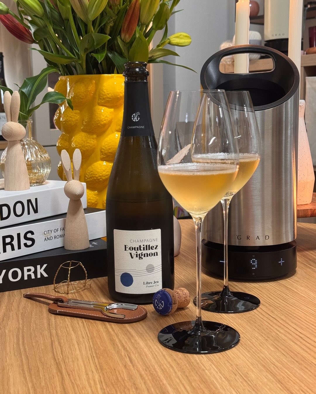 Drei Wochen nach dem Intonation Rosé jetzt der Libre Jeu von @champagne_boutillez_vignon. Gleiches Haus, andere Cuvée, dieselbe graphitische Handschrift. Genau diese Note ist fü… (1)
