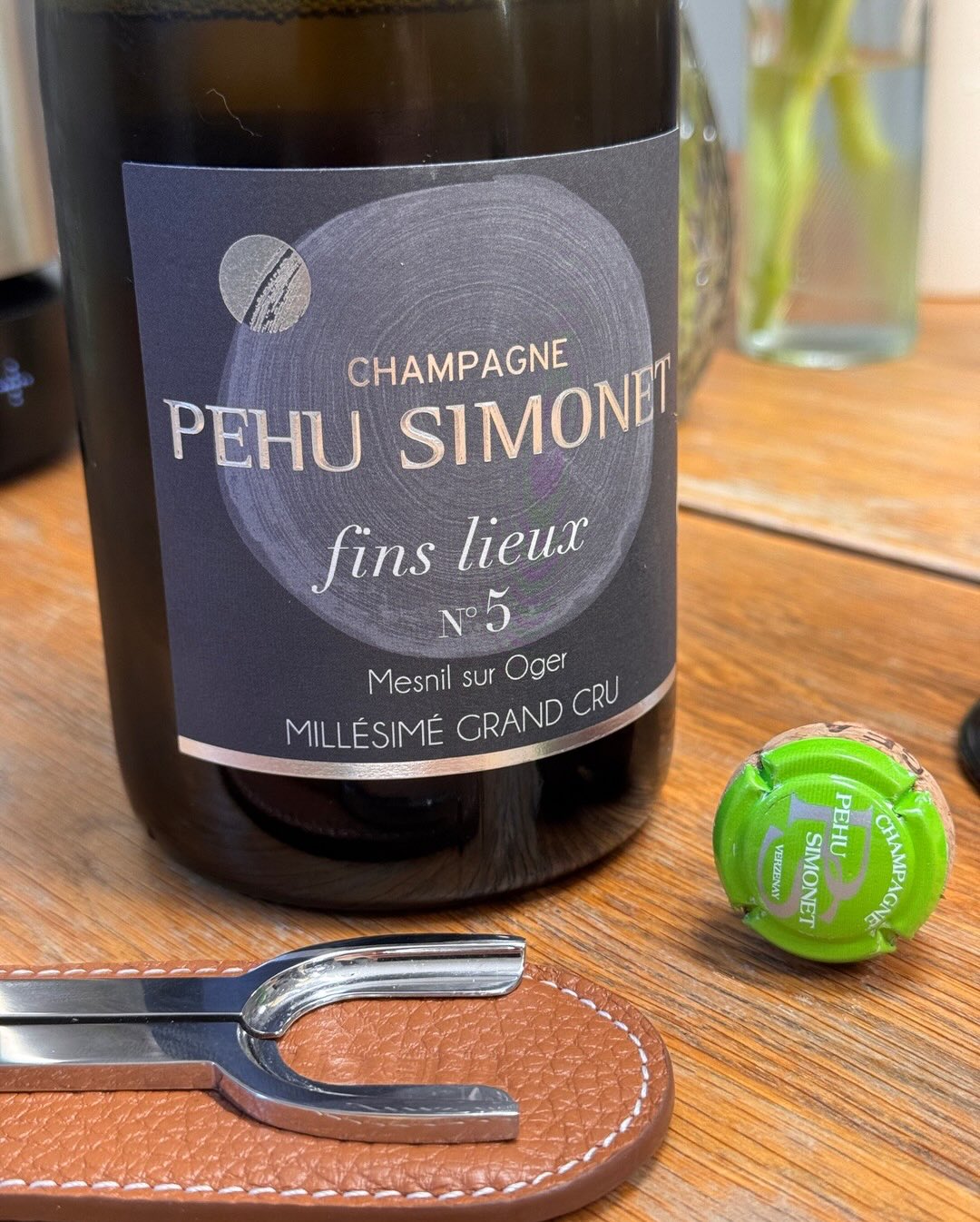 Diese Spannung die diese Flasche mit sich bring, macht den Fins Lieux No 5 von @champagne_pehusimonet so reizvoll. Eine reine Chardonnay-Interpretation aus einer der Spitzenlage… (5)