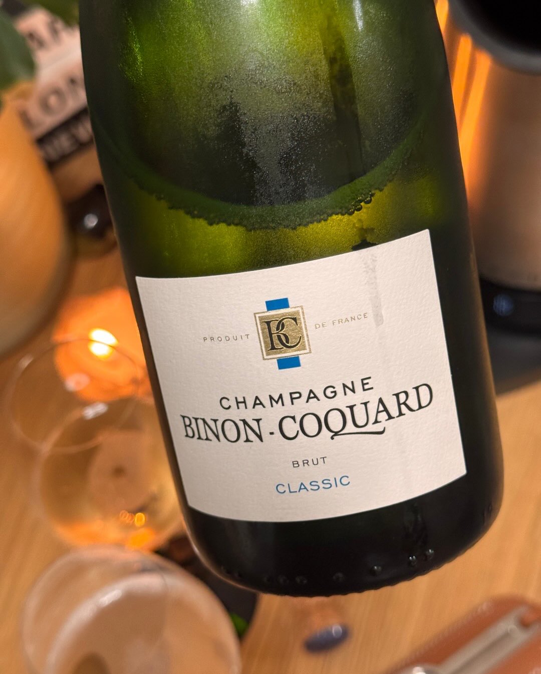Heute gibt’s den Classic Brut von @champagnebinoncoquard , eine Pinot Noir-dominierte Cuvée aus Spoy in der Côte des Bar. Bei Binon-Coquard ist Tradition kein Marketing. Im Fami… (10)