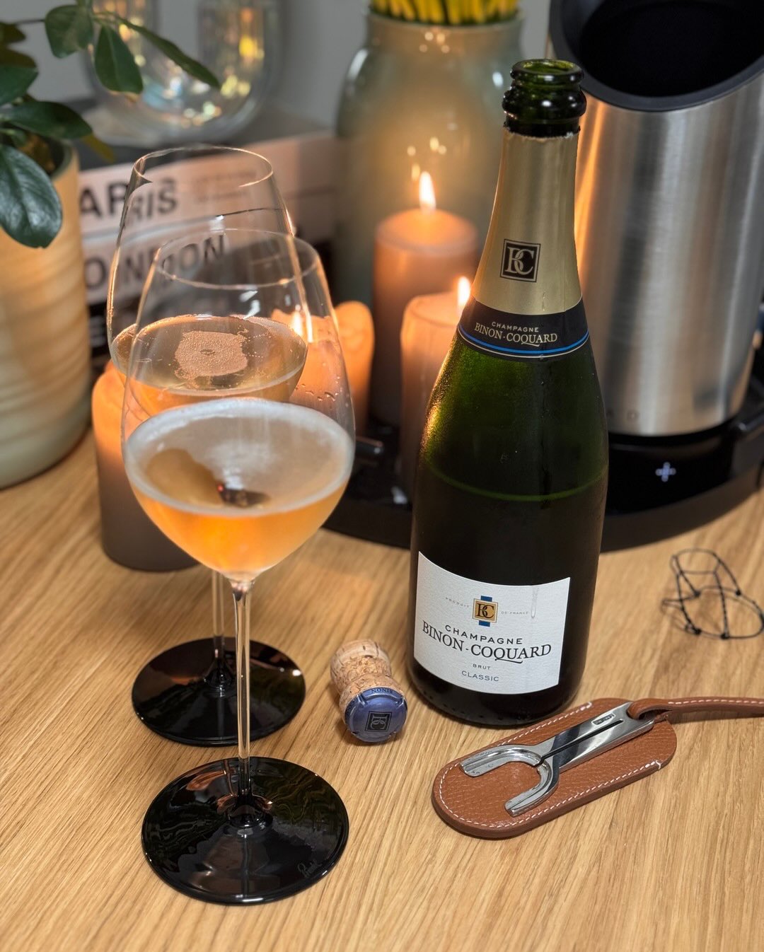 Heute gibt’s den Classic Brut von @champagnebinoncoquard , eine Pinot Noir-dominierte Cuvée aus Spoy in der Côte des Bar. Bei Binon-Coquard ist Tradition kein Marketing. Im Fami… (8)