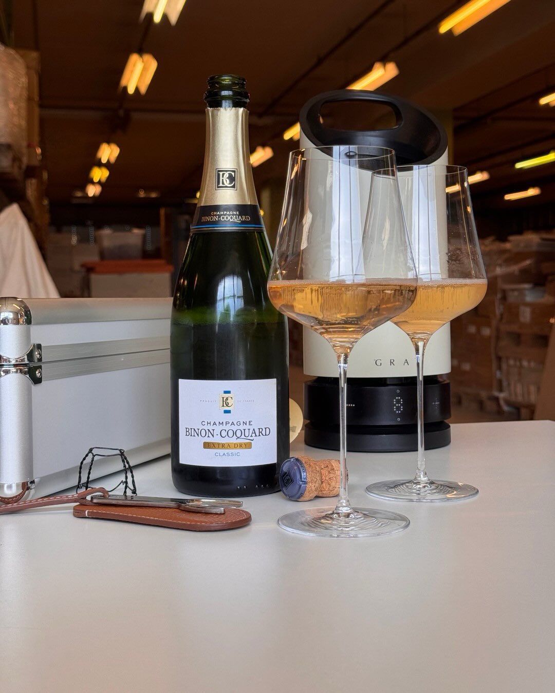 Extra Dry ist so eine unterschätzte Champagner-Kategorie. Nicht weil sie besonders komplex wäre, sondern weil sie in einem ganz bestimmten Kontext einfach funktioniert. So wie h… (1)
