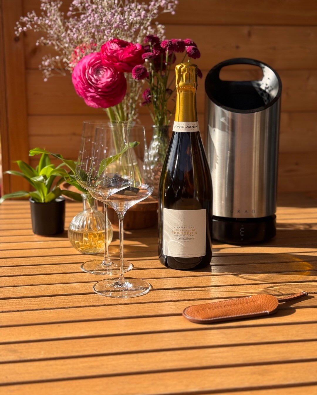 Der Les Vignes de Montgueux von Jacques Lassaigne ist ein Blend aus neun verschiedenen Lagen des Dorfes und zwei Jahrgängen - @lassaignemontgueux nutzt die intensive Säure-Struk… (3)