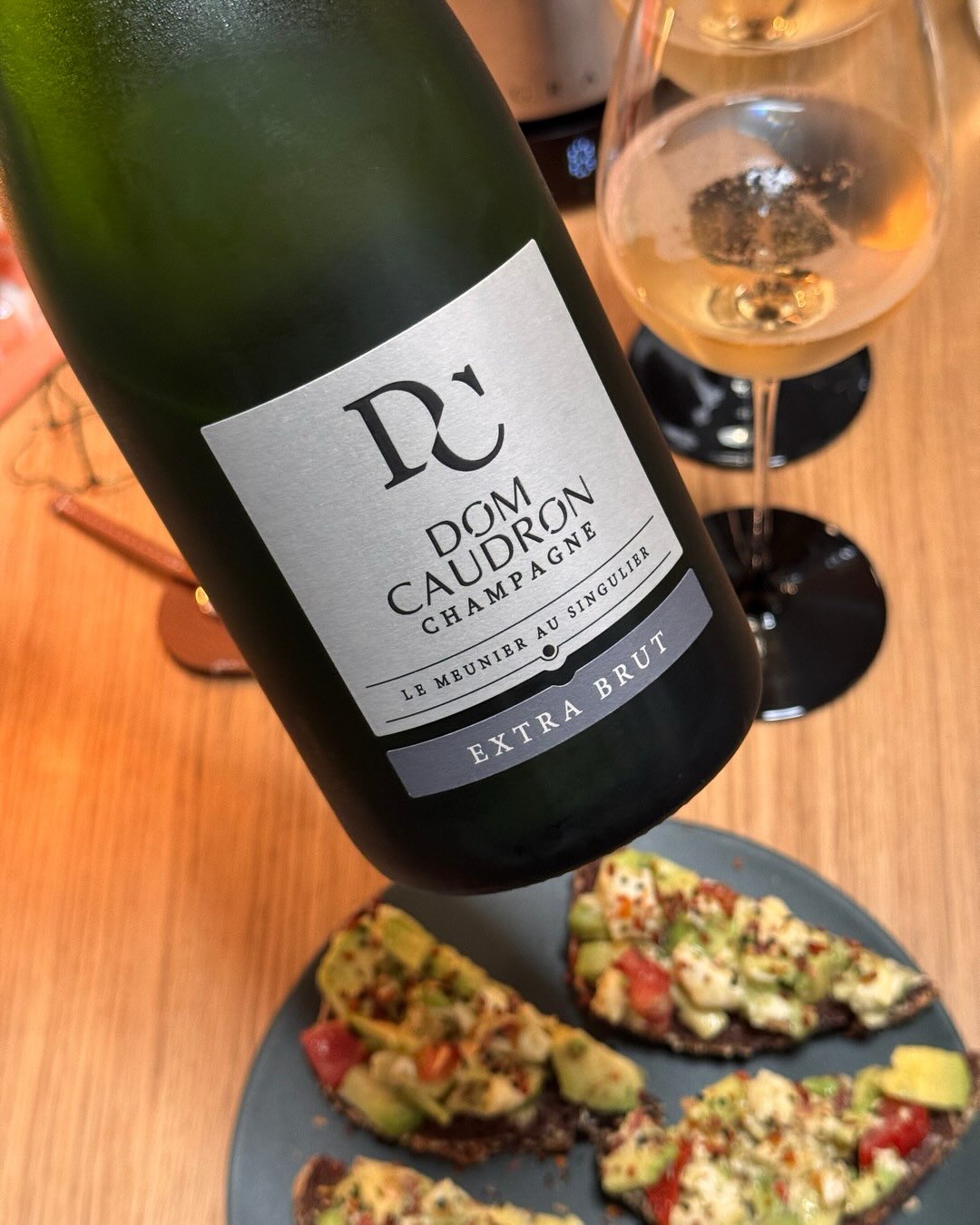 Warum sollte man 100% Meunier als Blanc de Noirs machen, wo doch fast alle anderen Häuser auf Pinot Noir setzen? @dom_caudron aus Passy-Grigny hat eine klare Antwort: weil Meuni… (7)