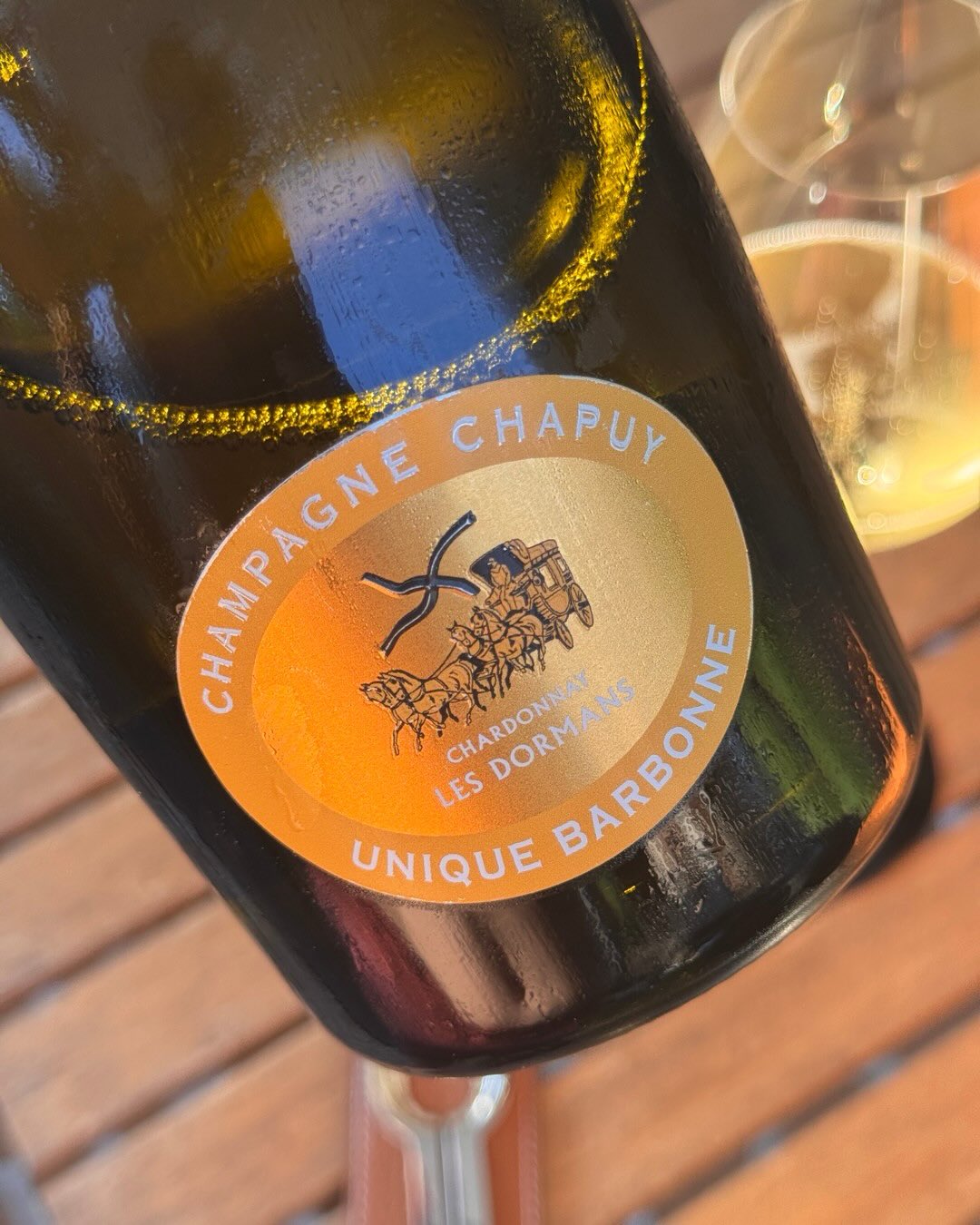 Heute zwei Posts in Reihe: zwei Einzellagen-Cuvées von @champagne_espritchapuy , gleicher Jahrgang, gleiche 72 Monate Hefelagerung, aber komplett verschiedene Rebsorten und Lage… (8)