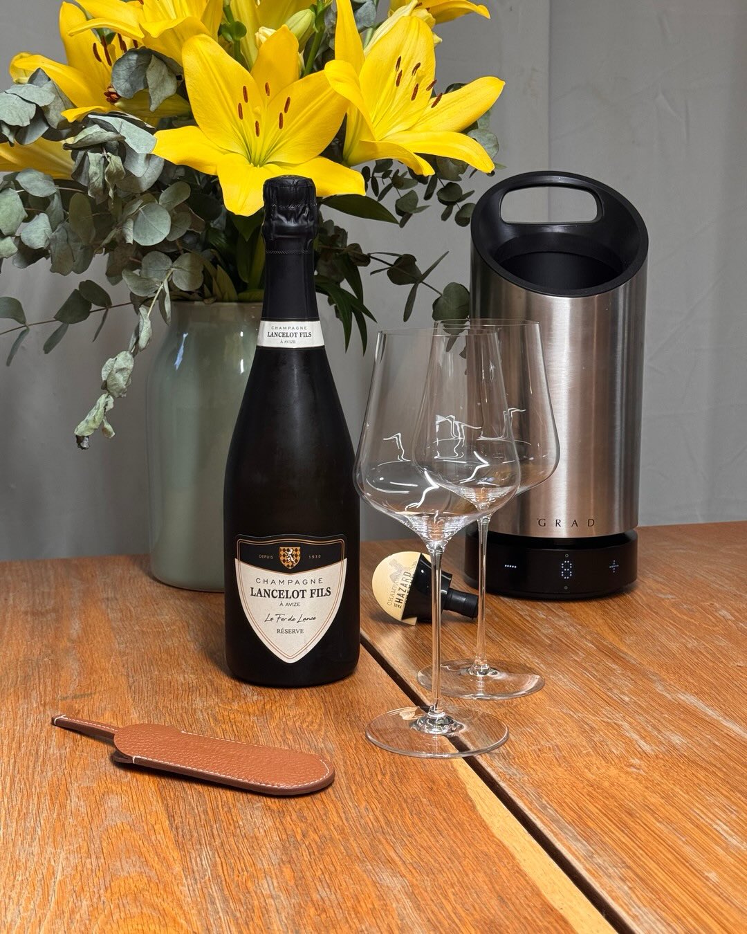 Ein Blanc de Blancs aus Avize mit dem Namen „Le Fer de Lance“ - die Lanzenspitze. Passender könnte der Name nicht sein, denn dieser Champagner zielt präzise ins Schwarze. @champ… (3)