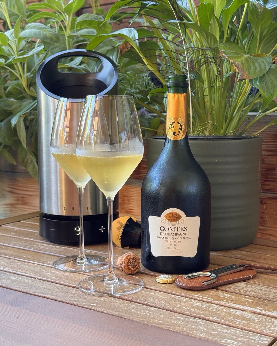 Mein erster Comtes de Champagne. Und ich weiß jetzt, warum diese Cuvée seit Jahrzehnten als Maßstab gilt. Der Comtes de Champagne Blanc de Blancs 2014 von @champagnetaittinger i… (1)