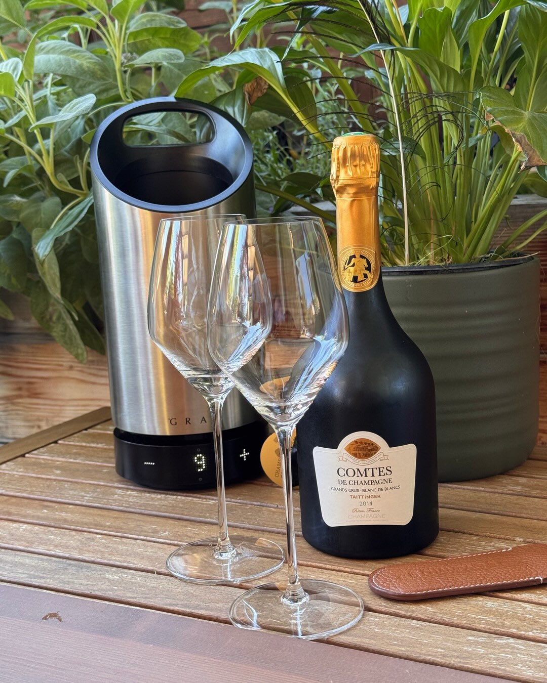 Mein erster Comtes de Champagne. Und ich weiß jetzt, warum diese Cuvée seit Jahrzehnten als Maßstab gilt. Der Comtes de Champagne Blanc de Blancs 2014 von @champagnetaittinger i… (3)
