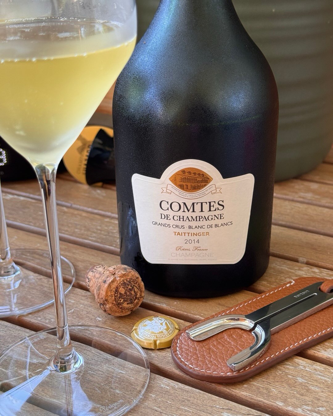 Mein erster Comtes de Champagne. Und ich weiß jetzt, warum diese Cuvée seit Jahrzehnten als Maßstab gilt. Der Comtes de Champagne Blanc de Blancs 2014 von @champagnetaittinger i… (5)