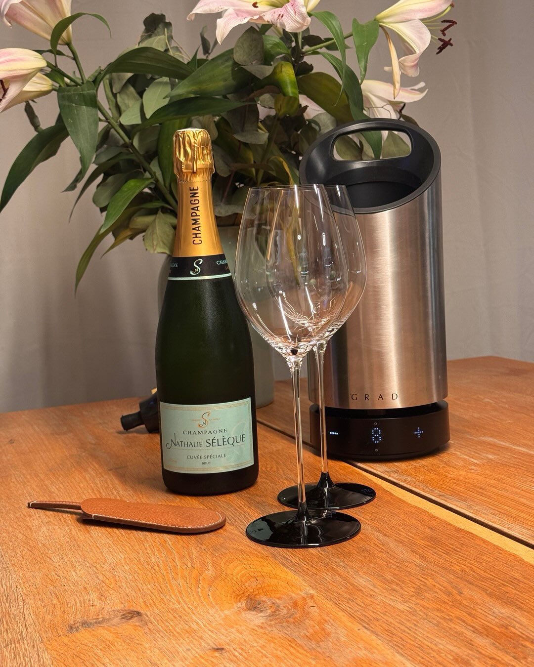 9 g/l Dosage liegt über dem, was ich normalerweise bevorzuge. Und trotzdem hat mich diese Cuvée als Aperitif wirklich überzeug. Die Cuvée Spéciale von @champagnejeanseleque ist … (3)