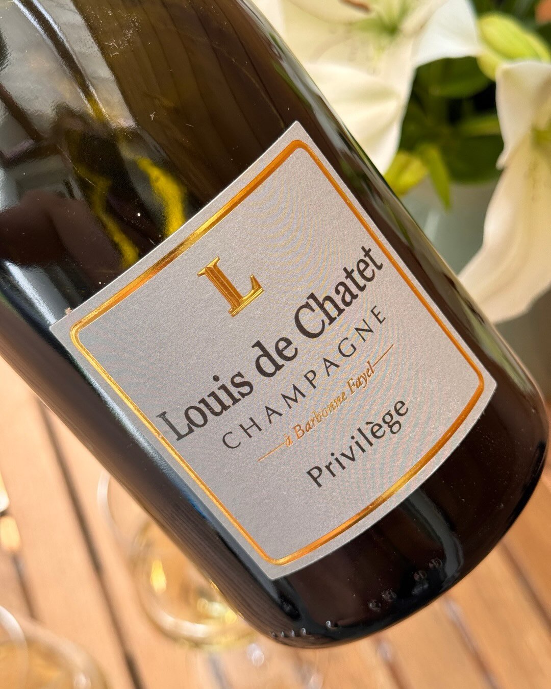 Der Privilège von @louis_de_chatet ist eine Cuvée aus Barbonne-Fayel. Das liegt nicht in den klassischen Grand-Cru-Lagen der Côte des Blancs, sondern an der Côte de Sézanne. Das… (11)
