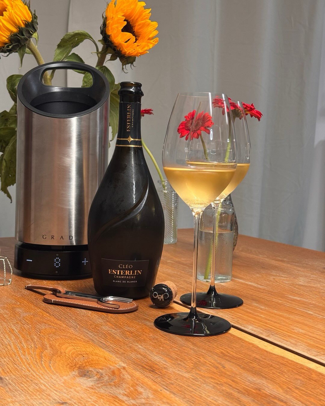 128 Monate sur lattes. Im Supermarkt. Ganz unten im Regal, nicht mal bei den anderen Champagnern. Ich gebe zu, solche Zufallsfunde feiere ich. Ein Vintage Blanc de Blancs mit fa… (7)