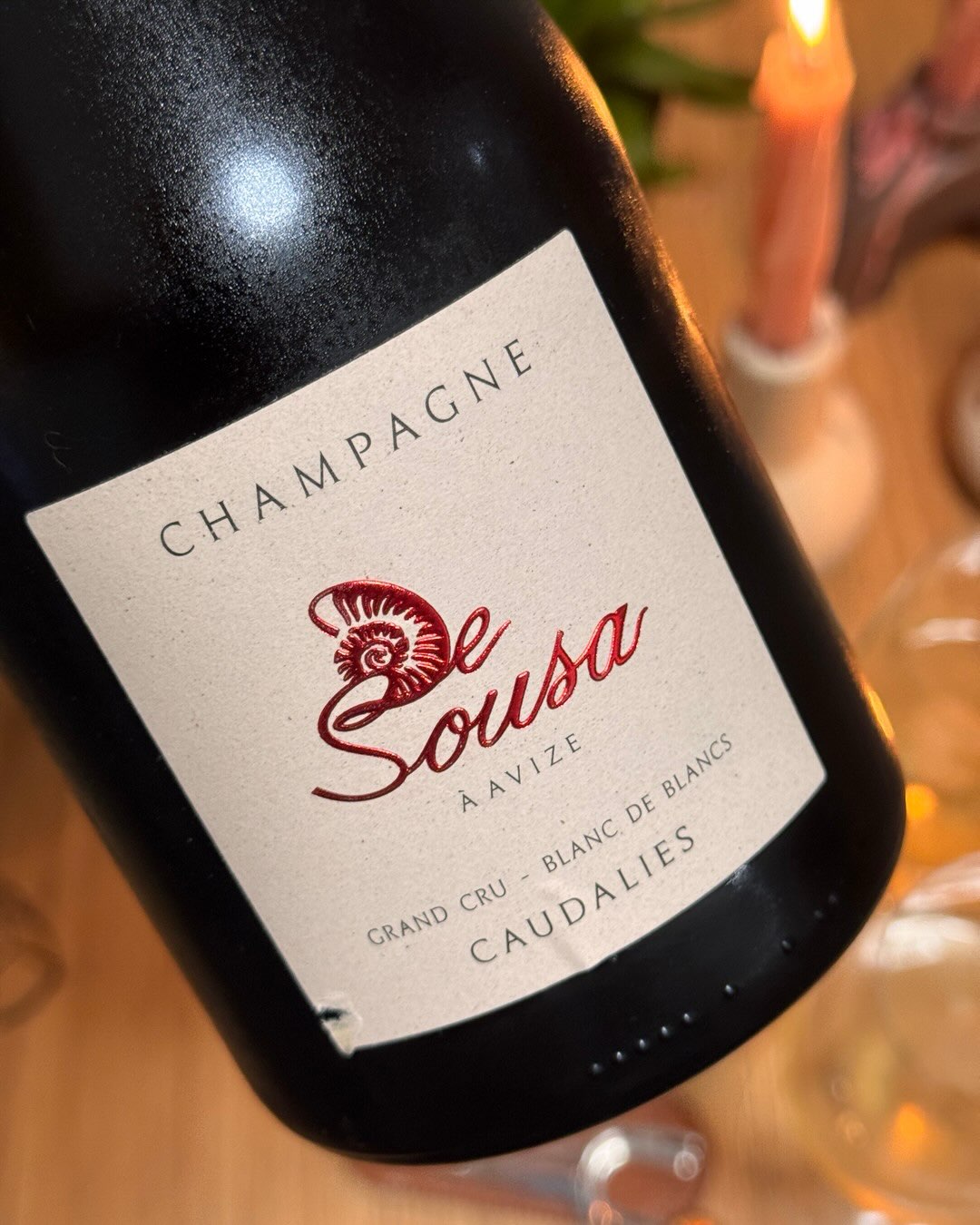 50% Réserve perpétuelle, Demeter-zertifiziert, Chardonnay aus Avize. Und trotzdem überrascht mich @champagnedesousa mit der Caudalies jedes Mal neu. @champagnedesousa vinifizier… (9)