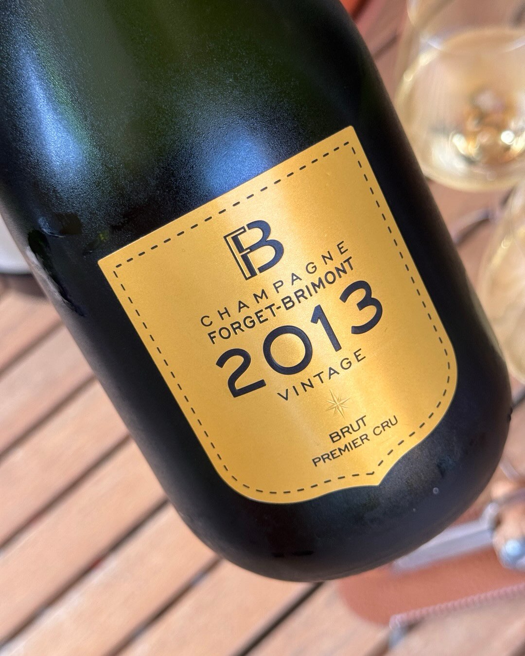 2013 war in der Champagne kein einfacher Jahrgang. Kühler Sommer, späte Lese, viel Selektionsarbeit. Deshalb finde ich es spannend, was ein Haus daraus macht, das Jahrgangschamp… (10)